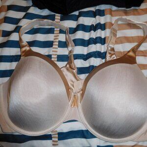 44C Vanity Fair Illumination Full Figure Underwire Contour Bra 76338 BEIGE